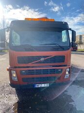 Volvo FM9 kamion s ravnom platformom