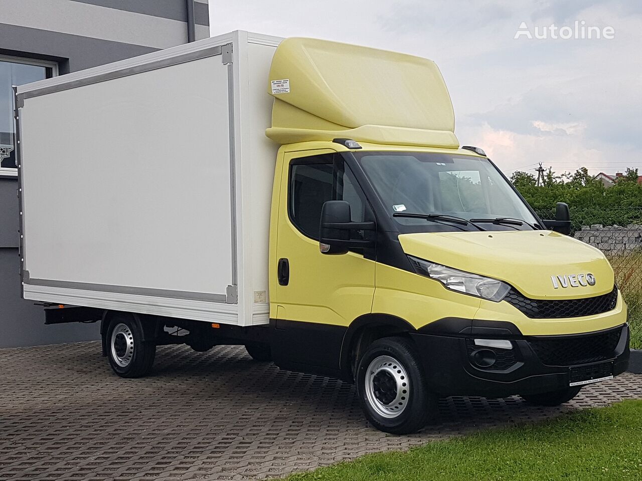 IVECO Daily KONTENER 8EP 4,14x2,22x2,20 KLIMA MANUAL DMC 3500 KG kamion furgon < 3.5t